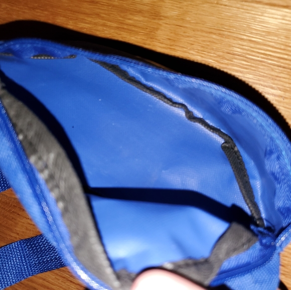 EUC Pabst Blue Ribbon mini fanny pack - Picture 6 of 6